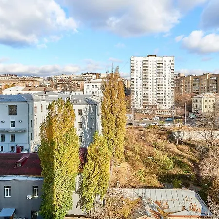 новый дом - две раздельных спальни - два санузла - 85 м2 улица жилянская 68 метро олимпийская или метро вокзальная - паркинг شقة كييف