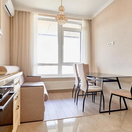 Apartment Novy Dom: Spacious Two-bedroom Near Olimpiiskaya Metro Kyiv